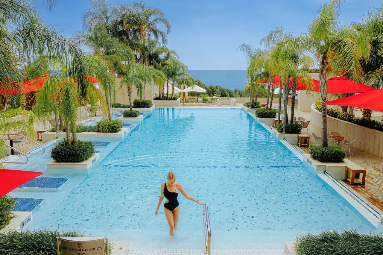 Four Seasons Hotel Agios Tychonas Exteriör bild The pool at the resort