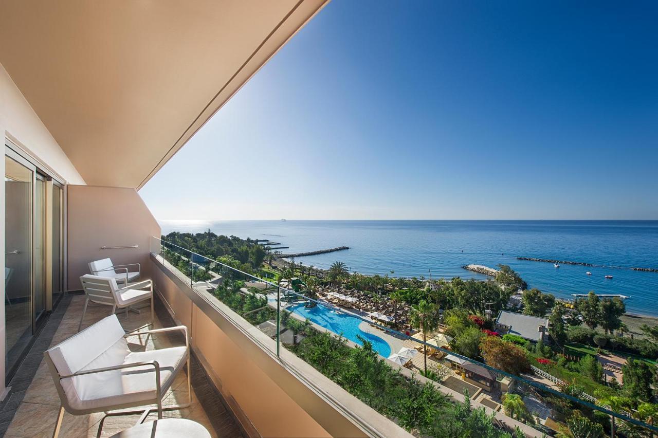 Four Seasons Hotel Agios Tychonas Exteriör bild View from the hotel