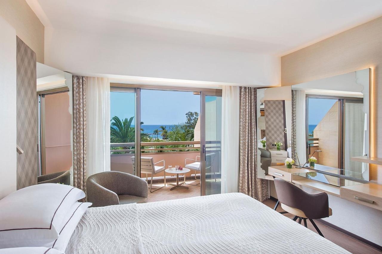 Four Seasons Hotel Agios Tychonas Exteriör bild Deluxe Room