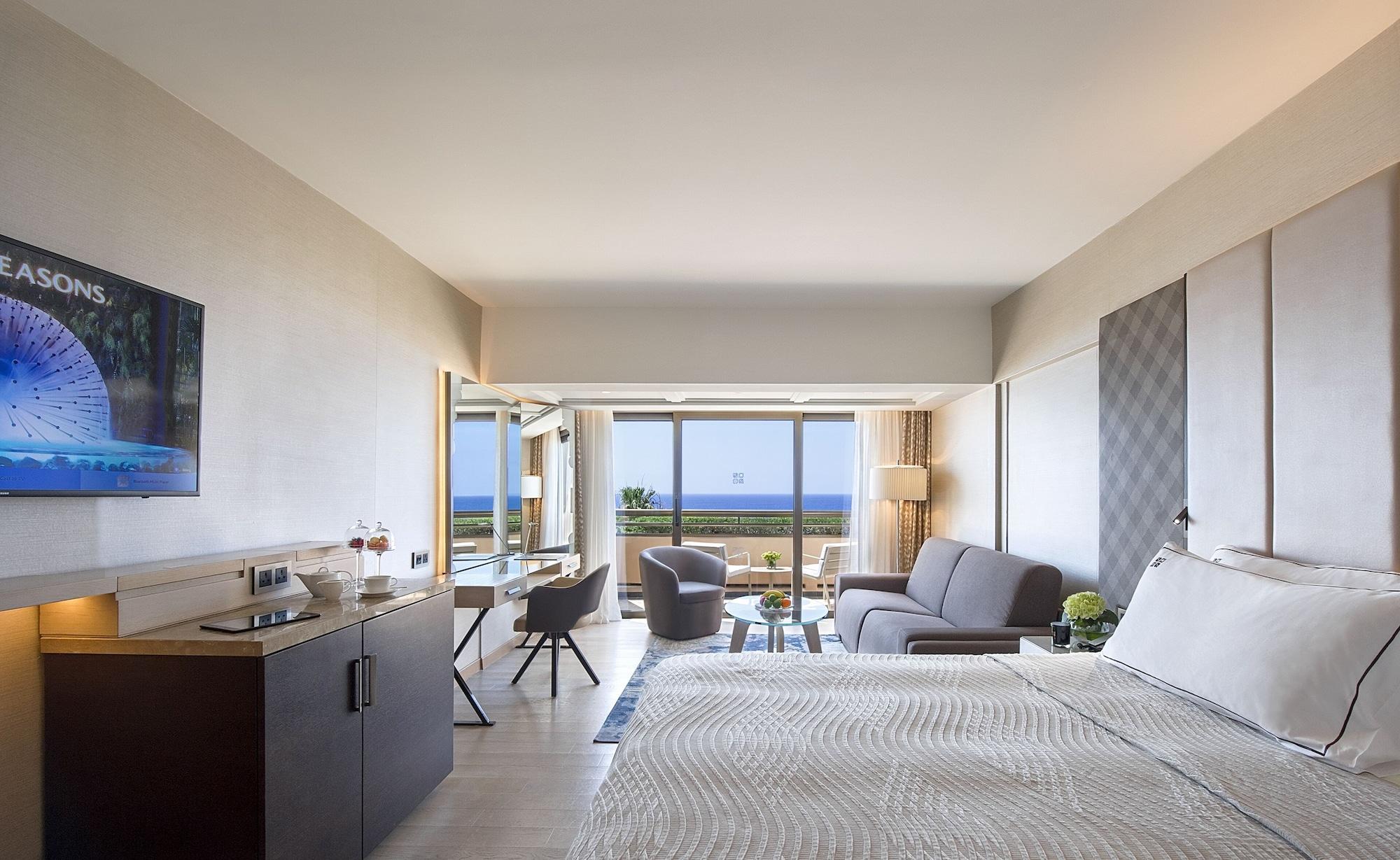 Four Seasons Hotel Agios Tychonas Exteriör bild Suite at the Westin Resort & Spa, Des Moines