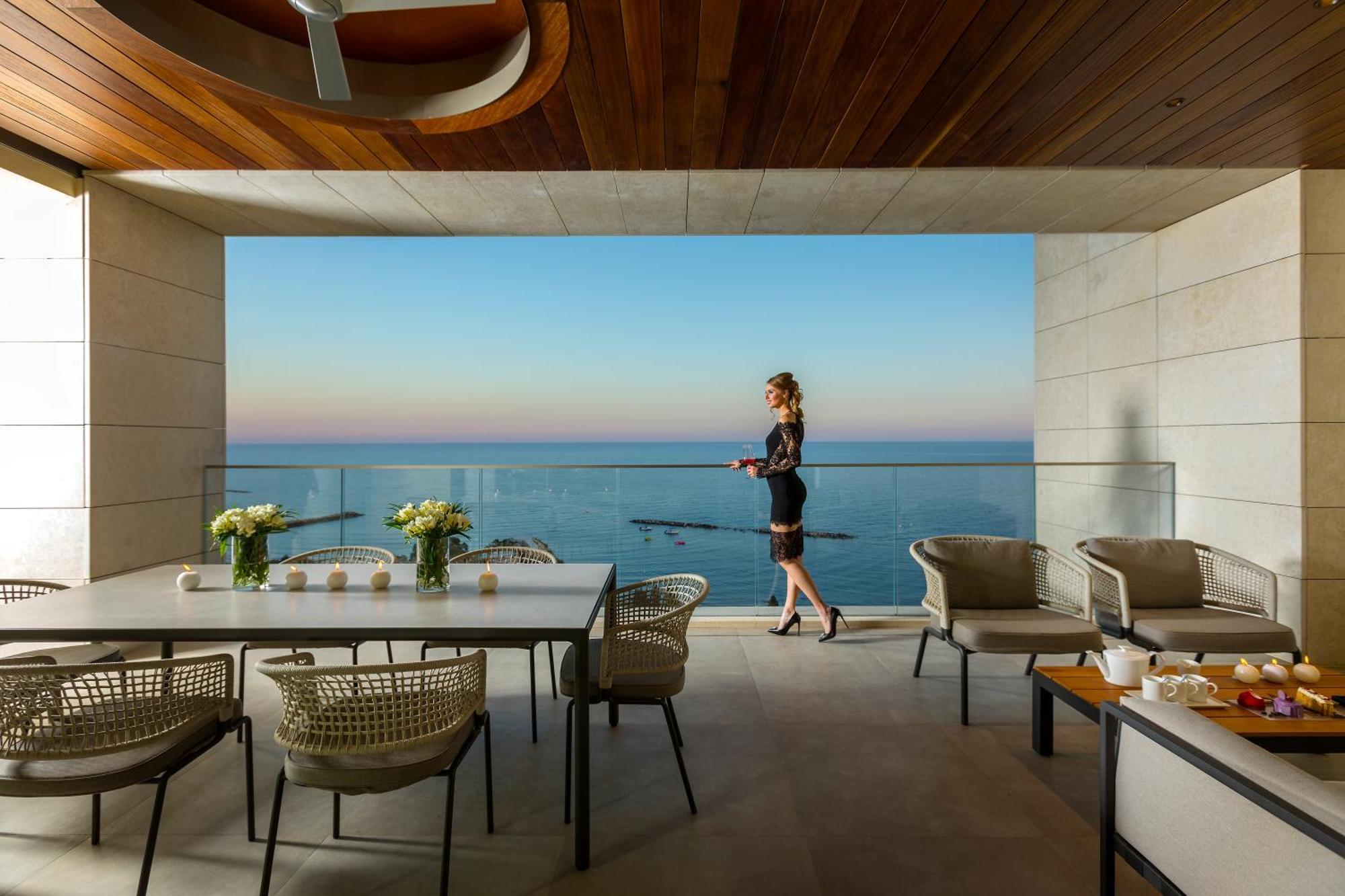 Four Seasons Hotel Agios Tychonas Exteriör bild The Ritz-Carlton, Maldives