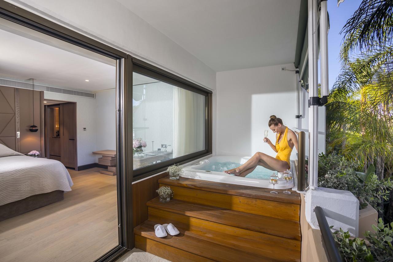 Four Seasons Hotel Agios Tychonas Rum bild